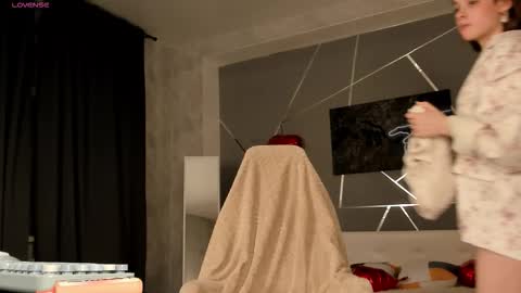 Snapshot of naomi_reiss chatting on 03-02-26, 11:55 naomi_reiss online show from 03-02-26, 11:55