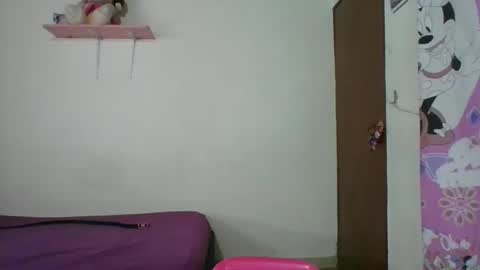 Snapshot of naomi_sweet420 chatting on 12-22-24, 01:34 Mia online show from 12-22-24, 01:34