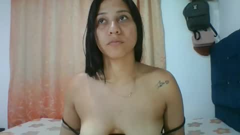 Snapshot of naomi_sweet420 chatting on 11-05-25, 11:49 Mia online show from 11-05-25, 11:49