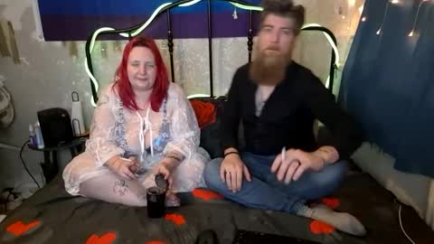 Snapshot of naomiandlogan chatting on 01-25-25, 10:07 Naomi Logan online show from 01-25-25, 10:07