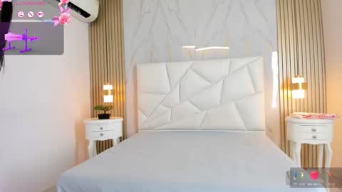 Snapshot of naomibely chatting on 02-25-26, 12:26 Naomi online show from 02-25-26, 12:26