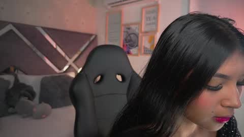 Snapshot of naomigray__ chatting on 06-04-26, 07:09 Naomi-Gray online show from 06-04-26, 07:09