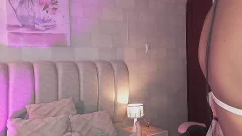 Snapshot of naomigray__ chatting on 07-15-26, 06:46 Naomi-Gray online show from 07-15-26, 06:46