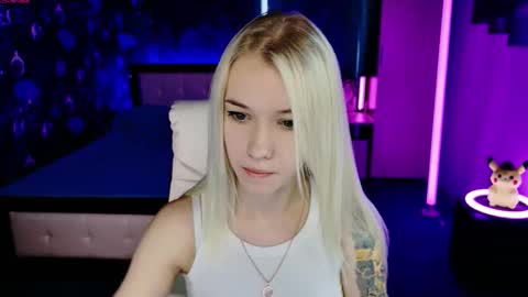 naomihita online show from 11-22-25, 10:14