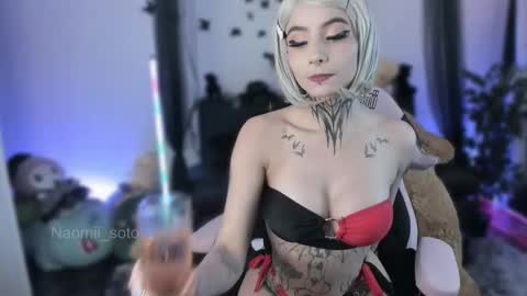 Snapshot of naomii_soto chatting on 11-22-25, 09:25 Naomi online show from 11-22-25, 09:25