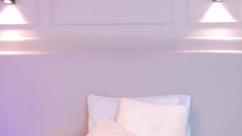 Snapshot of naomiklarc chatting on 06-04-26, 12:33 Naomi Klarc online show from 06-04-26, 12:33