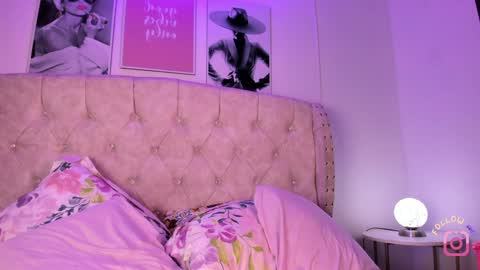 Snapshot of naomikross chatting on 01-17-25, 06:44 Naomi online show from 01-17-25, 06:44