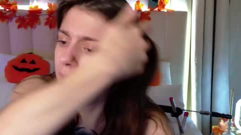 Naomi online show from 10-29-25, 05:10