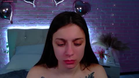 Naomi online show from 11-18-25, 04:50