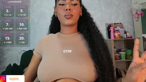 Naomi     online show from 02-08-26, 10:35