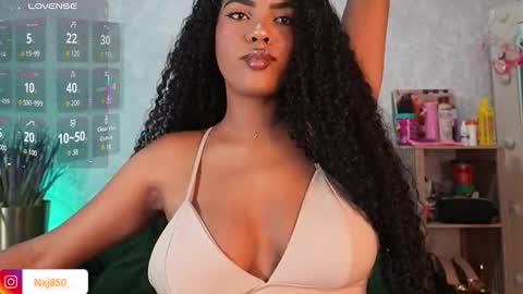 Naomi     online show from 02-19-26, 08:49