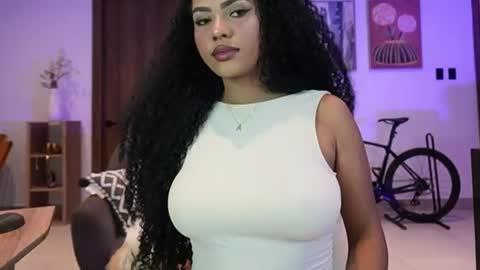 Snapshot of naomixjones1 chatting on 06-14-26, 04:14 Naomi online show from 06-14-26, 04:14
