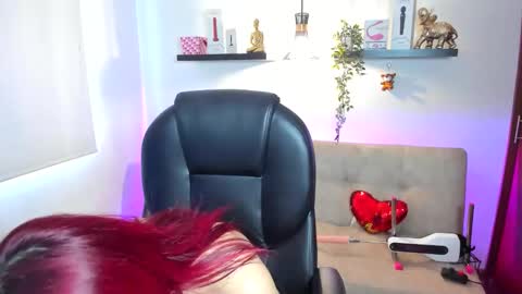 Snapshot of naomy_hot04 chatting on 05-09-26, 08:36 naomy online show from 05-09-26, 08:36