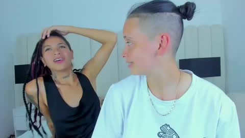 Snapshot of naomyanddany chatting on 01-17-25, 09:39 NaomyAndDany online show from 01-17-25, 09:39