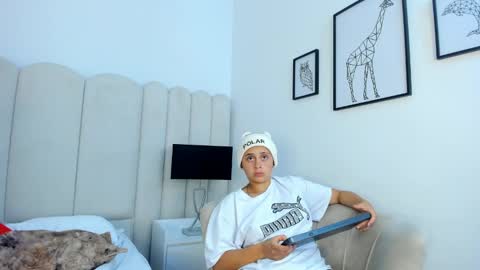 Snapshot of naomyanddany chatting on 01-26-25, 05:23 NaomyAndDany online show from 01-26-25, 05:23