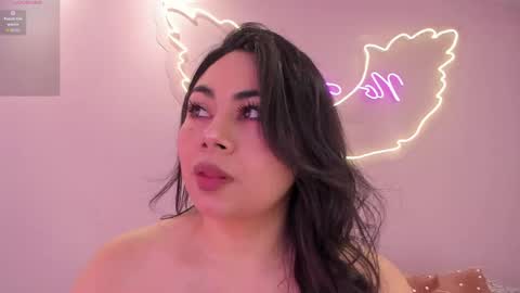 Snapshot of naomymonroe_ chatting on 04-25-26, 10:29 Naomy online show from 04-25-26, 10:29