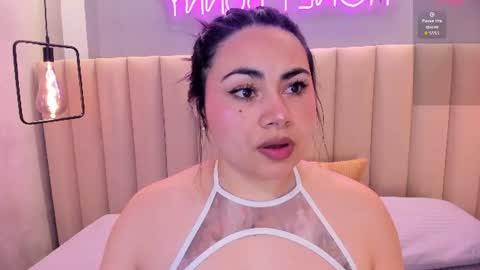 Snapshot of naomymonroe_ chatting on 06-30-26, 10:49 Naomy online show from 06-30-26, 10:49