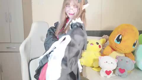 Naree online show from 10-31-25, 02:29