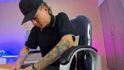 Snapshot of nascary_fox chatting on 04-29-26, 05:30 Nascary Fox online show from 04-29-26, 05:30