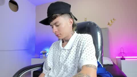 Snapshot of nascary_fox chatting on 05-21-26, 11:50 Nascary Fox online show from 05-21-26, 11:50