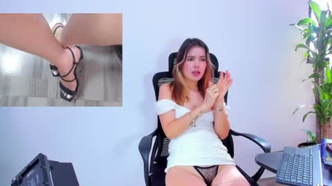 Snapshot of nashlyfontanna chatting on 06-10-26, 01:54 Nashly Fontana online show from 06-10-26, 01:54