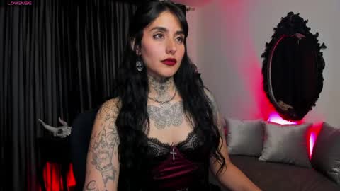 Snapshot of nasty_alice1 chatting on 05-12-26, 05:15 Goddess Alice online show from 05-12-26, 05:15