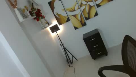 VALERIA online show from 01-24-25, 07:30