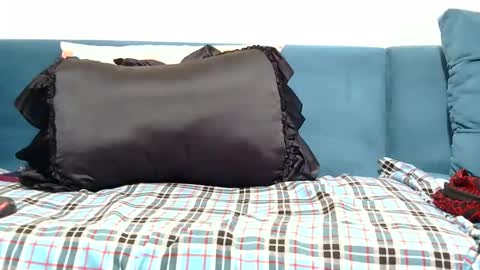 Bella online show from 11-24-25, 06:40