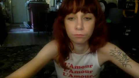 Snapshot of nastyloveparis chatting on 10-28-25, 02:31 nastyloveparis online show from 10-28-25, 02:31