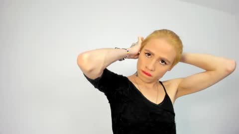 natacha_ferrer1 online show from 11-19-25, 12:05