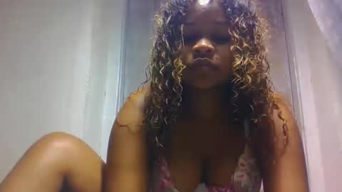 Snapshot of natachazz chatting on 03-22-26, 01:25 natachazz online show from 03-22-26, 01:25