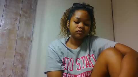 Snapshot of natachazz chatting on 03-28-26, 03:17 natachazz online show from 03-28-26, 03:17