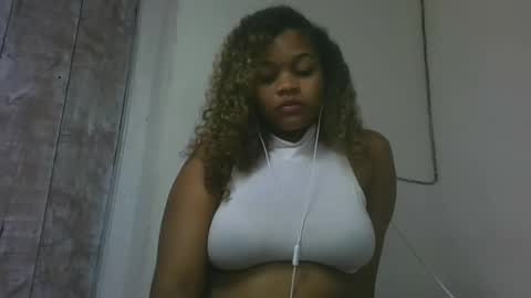 Snapshot of natachazz chatting on 04-07-26, 01:00 natachazz online show from 04-07-26, 01:00