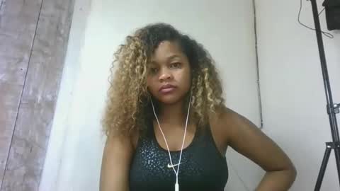 Snapshot of natachazz chatting on 04-09-26, 12:43 natachazz online show from 04-09-26, 12:43