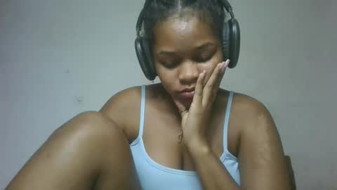 Snapshot of natachazz chatting on 04-21-26, 02:51 natachazz online show from 04-21-26, 02:51