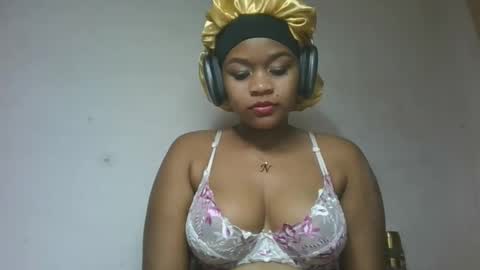 Snapshot of natachazz chatting on 04-21-26, 04:34 natachazz online show from 04-21-26, 04:34