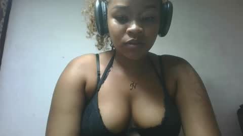 Snapshot of natachazz chatting on 05-01-26, 02:43 natachazz online show from 05-01-26, 02:43