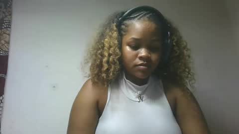 Snapshot of natachazz chatting on 05-02-26, 05:40 natachazz online show from 05-02-26, 05:40