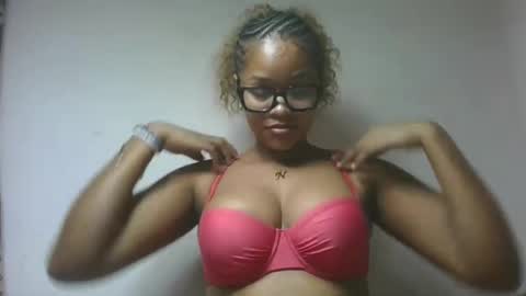 Snapshot of natachazz chatting on 05-03-26, 07:36 natachazz online show from 05-03-26, 07:36