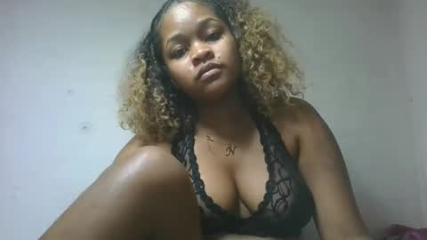 Snapshot of natachazz chatting on 05-04-26, 09:44 natachazz online show from 05-04-26, 09:44