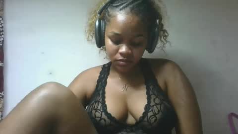 Snapshot of natachazz chatting on 05-05-26, 10:23 natachazz online show from 05-05-26, 10:23