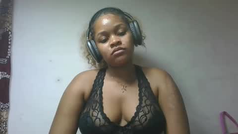 Snapshot of natachazz chatting on 05-05-26, 10:51 natachazz online show from 05-05-26, 10:51