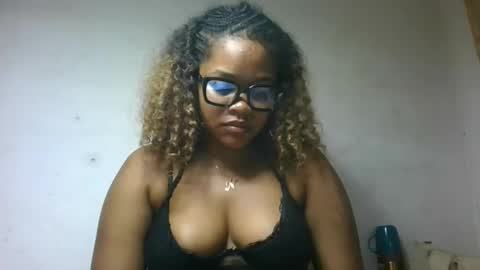 Snapshot of natachazz chatting on 05-11-26, 04:37 natachazz online show from 05-11-26, 04:37