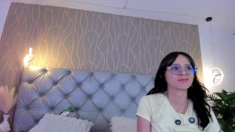 Snapshot of natalhy_ chatting on 06-02-26, 07:05 natalia online show from 06-02-26, 07:05