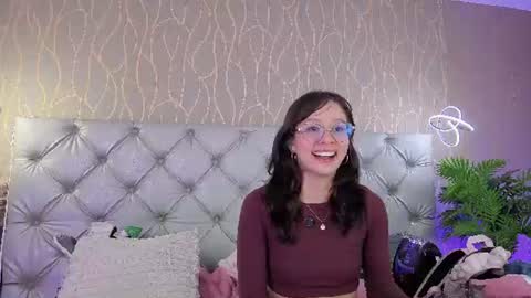 Snapshot of natalhy_ chatting on 07-17-26, 08:35 natalia online show from 07-17-26, 08:35