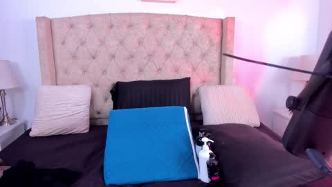 Natalia online show from 09-13-25, 03:17