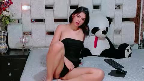 nataliatompsonx1 online show from 12-22-25, 09:01