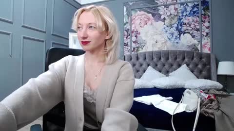 Natalie online show from 12-25-24, 07:14