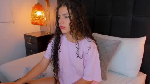 Snapshot of natalie_esmith chatting on 05-25-26, 11:38 N A T A L I E online show from 05-25-26, 11:38