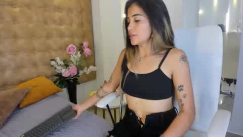 Snapshot of natalie_garciia chatting on 02-06-26, 09:29 online show from 02-06-26, 09:29